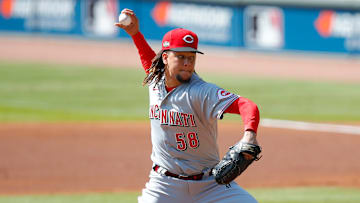 Luis Castillo es puesto en el mercado por los Rojos 