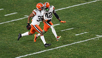 Los Browns fueron una máquina de anotar puntos en la primera mitad del juego ante los Steelers