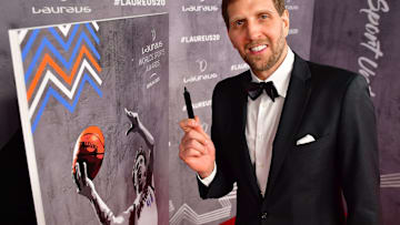 Dirk Nowitzki echó una mano en su vecindario en Texas