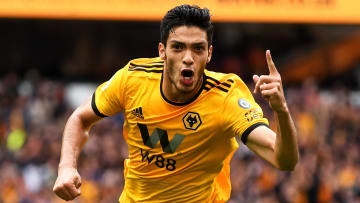 Raúl Jiménez cumplió su partido número 100 con el Wolverhampton y lo hizo con gol