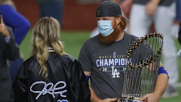 Justin Turner celebró su campeonato de Serie Mundial pese haber dado positivo al coronavirus