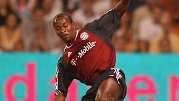 Ze Roberto action