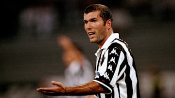 Zinedine Zidane sous les couleurs de la Juventus. 