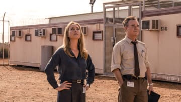 STATELESS (L to R) ASHER KEDDIE as CLAIRE KOWITZ and DARREN GILSHENAN as BRIAN in episode 102 of STATELESS Cr. LISA TOMASETTI/NETFLIX © 2020