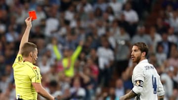 MADRID, SPAIN - APRIL 23: Referee Alejandro Hernandez Hernandez shows Sergio Ramos of Real Madrid the red card during the La Liga match between Real Madrid CF and FC Barcelona at the Santiago Bernabeu stadium on April 23, 2017 in Madrid, Spain. (Photo by TF-Images/Getty Images)