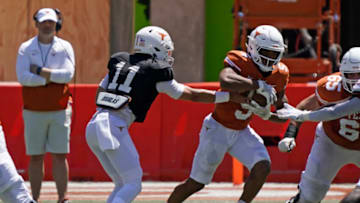 Bijan Robinson, Casey Thompson, Texas Football Mandatory Credit: Scott Wachter-USA TODAY Sports