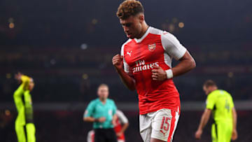 LONDON, ENGLAND - OCTOBER 25: Alex Oxlade-Chamberlain of Arsenal celebrates scoring his sides first goal during the EFL Cup fourth round match between Arsenal and Reading at Emirates Stadium on October 25, 2016 in London, England. (Photo by Michael Regan/Getty Images)