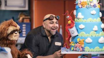 S'later and Host Duff Goldman create DUFF’S UNDERSEA CONFETTI MASTERPIECE, as seen on Duff Happy Fun Bake Time, Season 1. Photo provided by Discovery +