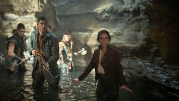 Shadow and Bone. (L to R) Lewis Tan as Tolya, Archie Renaux as Malyen Oretsev, Anna Leong Brophy as Tamar, Jessie Mei Li as Alina Starkov in episode 202 of Shadow and Bone. Cr. Dávid Lukács/Netflix © 2022