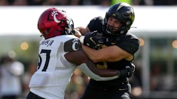 Cincinnati Bearcats defensive lineman Eric Phillips during game against the UCF Knights. The Enquirer.