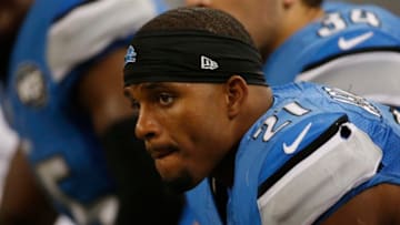 DETROIT, MI - OCTOBER 11: Ameer Abdullah #21 of the Detroit Lions looks on from the bench during the fourth quarter while playing the Arizona Cardinals at Ford Field on October 11, 2015 in Detroit, Michigan. (Photo by Gregory Shamus/Getty Images)