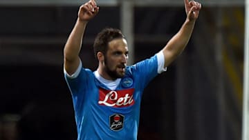 PALERMO, ITALY - MARCH 13: Gonzalo Higuain of Napoli celebrates after scoring a penalty (0-1) during the Serie A match between US Citta di Palermo and SSC Napoli at Stadio Renzo Barbera on March 13, 2016 in Palermo, Italy. (Photo by Tullio M. Puglia/Getty Images)
