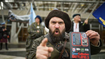 EDINBURGH, SCOTLAND - FEBRUARY 01: Andy McAlindon and Culloden Battlefield campaigners protest outside the Scottish Parliament on February 1, 2018 in Edinburgh, Scotland. The group were demonstrating against the proposal of sixteen homes being built next to the historic Culloden Battlefield. (Photo by Jeff J Mitchell/Getty Images)