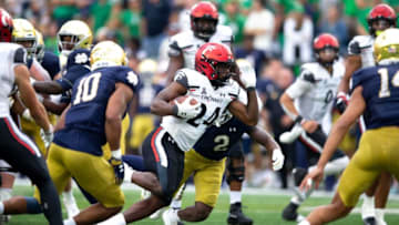Cincinnati Bearcats running back Jerome Ford against the Notre Dame Fighting Irish.