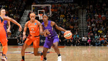 UNCASVILLE, CT - SEPTEMBER 19: Alexis Jones #1 of the Los Angeles Sparks handles the ball against the Connecticut Sun during Game Two of the 2019 WNBA Semifinals on September 19, 2019 at the Mohegan Sun Arena in Uncasville, Connecticut. NOTE TO USER: User expressly acknowledges and agrees that, by downloading and/or using this photograph, user is consenting to the terms and conditions of the Getty Images License Agreement. Mandatory Copyright Notice: Copyright 2019 NBAE (Photo by Brian Babineau/NBAE via Getty Images)