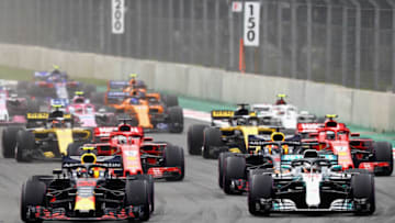 MEXICO CITY, MEXICO - OCTOBER 28: Max Verstappen of the Netherlands driving the (33) Aston Martin Red Bull Racing RB14 TAG Heuer leads Lewis Hamilton of Great Britain driving the (44) Mercedes AMG Petronas F1 Team Mercedes WO9 (Photo by Mark Thompson/Getty Images)