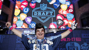 NASHVILLE, TN - APRIL 25: A Tennessee Titans fan gets ready for the first round of the NFL Draft on April 25, 2019 in Nashville, Tennessee. (Photo by Joe Robbins/Getty Images)