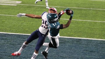 South Carolina football alum Alshon Jeffery catches a touchdown in Super Bowl LII. Mandatory Credit: Charles LeClaire-USA TODAY Sports