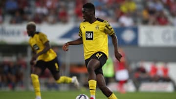 FREIBURG IM BREISGAU, GERMANY - AUGUST 13: Abdoulaye Kamara of Borussia Dortmund II in action during the 3. Liga match between SC Freiburg II and Borussia Dortmund II at Dreisamstadion on August 13, 2021 in Freiburg im Breisgau, Germany. (Photo by Christian Kaspar-Bartke/Getty Images)
