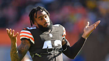 CLEVELAND, OHIO - OCTOBER 31: John Johnson #43 of the Cleveland Browns warms up before a game against the Pittsburgh Steelers at FirstEnergy Stadium on October 31, 2021 in Cleveland, Ohio. (Photo by Jason Miller/Getty Images)