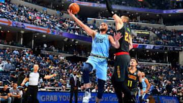 MEMPHIS, TN - OCTOBER 19: Chandler Parsons #25 of the Memphis Grizzlies shoots the ball against the Atlanta Hawks during a game on October 19, 2018 at FedExForum in Memphis, Tennessee. NOTE TO USER: User expressly acknowledges and agrees that, by downloading and/or using this Photograph, user is consenting to the terms and conditions of the Getty Images License Agreement. Mandatory Copyright Notice: Copyright 2018 NBAE (Photo by Scott Cunningham/NBAE via Getty Images)
