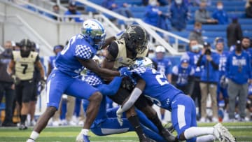 Kentucky Wildcats linebacker Jordan Wright ( Credit: Arden Barnes-USA TODAY Sports)
