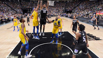 SACRAMENTO, CA - MARCH 31: Willie Cauley-Stein #00 of the Sacramento Kings dunks against the Golden State Warriors on March 31, 2018 at Golden 1 Center in Sacramento, California. NOTE TO USER: User expressly acknowledges and agrees that, by downloading and or using this photograph, User is consenting to the terms and conditions of the Getty Images Agreement. Mandatory Copyright Notice: Copyright 2018 NBAE (Photo by Rocky Widner/NBAE via Getty Images)