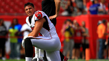 TAMPA, FLORIDA - DECEMBER 29: Austin Hooper #81 of the Atlanta Falcons warms up during a game against the Tampa Bay Buccaneers at Raymond James Stadium on December 29, 2019 in Tampa, Florida. (Photo by Mike Ehrmann/Getty Images)