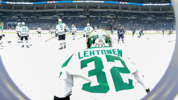 WINNIPEG, MB - NOVEMBER 2: Goaltender Kari Lehtonen