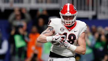 ATLANTA, GA - DECEMBER 02: Isaac Nauta #18 of the Georgia football Bulldogs catches a touchdown pass during the first half against the Auburn Tigers in the SEC Championship at Mercedes-Benz Stadium on December 2, 2017 in Atlanta, Georgia. (Photo by Kevin C. Cox/Getty Images)