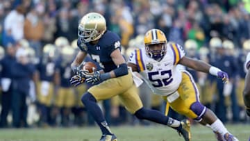 NASHVILLE, TN - DECEMBER 30: Will Fuller #7 of the Notre Dame Fighting Irish runs with the ball against the LSU Tigers during the Franklin American Mortgage Music City Bowl at LP Field on December 30, 2014 in Nashville, Tennessee. (Photo by Andy Lyons/Getty Images)