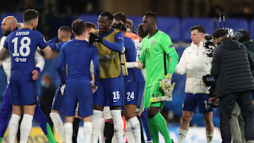 LONDON, ENGLAND - MAY 05: Chelsea players celebrate victory during the UEFA Champions League Semi Final Second Leg match between Chelsea and Real Madrid at Stamford Bridge on May 5, 2021 in London, United Kingdom. Sporting stadiums around Europe remain under strict restrictions due to the Coronavirus Pandemic as Government social distancing laws prohibit fans inside venues resulting in games being played behind closed doors. (Photo by James Williamson - AMA/Getty Images)