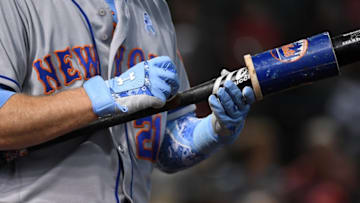 PHOENIX, AZ - JUNE 17: Todd Frazier #21 of the New York Mets gets his bat ready while standing in the on-deck circle during the fourth inning against the Arizona Diamondbacks at Chase Field on June 17, 2018 in Phoenix, Arizona. Both the Diamondbacks and Mets are wearing blue in recognition of Father's Day. (Photo by Norm Hall/Getty Images)