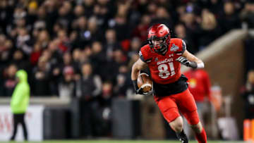 Cincinnati Bearcats tight end Josh Whyle runs with the ball against Houston. USA Today.