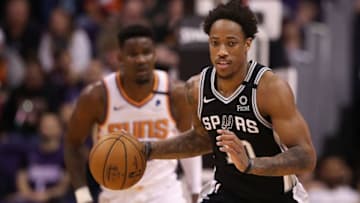 PHOENIX, ARIZONA - JANUARY 20: DeMar DeRozan #10 of the San Antonio Spurs handles the ball during the second half of the NBA game against the Phoenix Suns at Talking Stick Resort Arena on January 20, 2020 in Phoenix, Arizona. The Spurs defeated the Suns 120-118. NOTE TO USER: User expressly acknowledges and agrees that, by downloading and or using this photograph, user is consenting to the terms and conditions of the Getty Images License Agreement. Mandatory Copyright Notice: Copyright 2020 NBAE. (Photo by Christian Petersen/Getty Images)