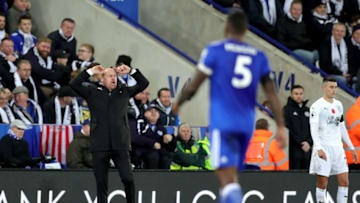 LEICESTER, ENGLAND - NOVEMBER 10: Sean Dyche, Manager of Burnley reacts during the Premier League match between Leicester City and Burnley FC at The King Power Stadium on November 10, 2018 in Leicester, United Kingdom. (Photo by Alex Morton/Getty Images)