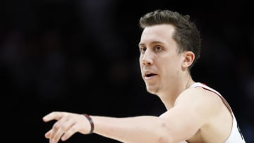 Duncan Robinson # 55 of the Miami Heat gestures to his team (Photo by Soobum Im/Getty Images)