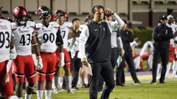 GREENVILLE, NC - NOVEMBER 02: Cincinnati Bearcats head coach Luke Fickell talks to players on the field during a game between the Cincinnati Bearcats and the East Carolina Pirates on November 2, 2019 at Dowdy-Ficklen Stadium in Greenville NC(Photo by Greg Thompson/Icon Sportswire via Getty Images)