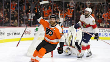 PHILADELPHIA, PA - OCTOBER 17: Claude Giroux