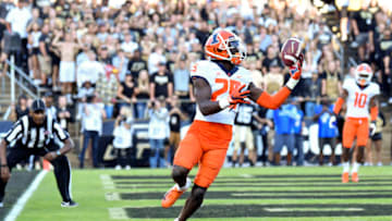 Mandatory Credit: Marc Lebryk-USA TODAY Sports