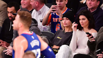 NEW YORK, NY - NOVEMBER 20: Hailey Baldwin and Kendall Jenner watch Blake Griffin during the Los Angeles Clippers Vs New York Knicks game at Madison Square Garden on November 20, 2017 in New York City. (Photo by James Devaney/GC Images)