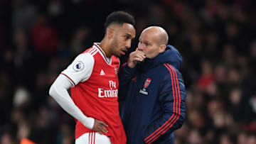 LONDON, ENGLAND - NOVEMBER 23: Freddie Ljungberg, Assistant Manager of Arsenal gives instructions to Pierre-Emerick Aubameyang of Arsenal during the Premier League match between Arsenal FC and Southampton FC at Emirates Stadium on November 23, 2019 in London, United Kingdom. (Photo by Harriet Lander/Getty Images)