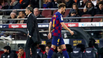 BARCELONA, SPAIN - DECEMBER 7: (L-R) coach Ernesto Valverde of FC Barcelona, Ivan Rakitic of FC Barcelona during the La Liga Santander match between FC Barcelona v Real Mallorca at the Camp Nou on December 7, 2019 in Barcelona Spain (Photo by David S. Bustamante/Soccrates/Getty Images)