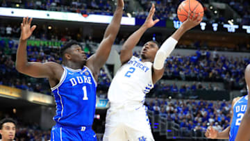 INDIANAPOLIS, IN - NOVEMBER 06: Ashton Hagan #2 of the Kentucky Wildcats shoot the ball while defended by Zion Williamson #1 of the Duke Blue Devils during the State Farm Champions Classic at Bankers Life Fieldhouse on November 6, 2018 in Indianapolis, Indiana. (Photo by Andy Lyons/Getty Images)