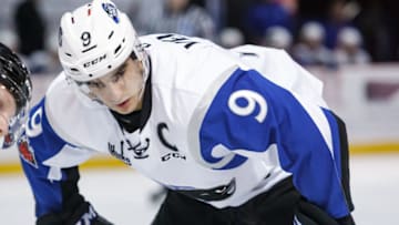GATINEAU, CANADA - DECEMBER 1: Joe Veleno #9 of the Saint John Sea Dogs prepares for a faceoff against the Gatineau Olympiques on December 1, 2017 at Robert Guertin Arena in Gatineau, Quebec, Canada. (Photo by Francois Laplante/Freestyle Photography/Getty Images)