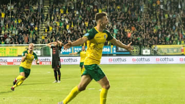 (L-R) Mark Diemers of Fortuna Sittard, Oussama Tannane of FC Utrecht, Andrija Novakovich of Fortuna Sittard during the Dutch Eredivisie match between Fortuna Sittard and FC Utrecht at the Fortuna Sittard Stadium on September 01, 2018 in Sittard, The Netherlands(Photo by VI Images via Getty Images)