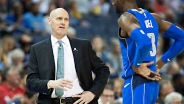 MEMPHIS, TN - OCTOBER 26: Head Coach Rick Carlisle talks with Nerlens Noel