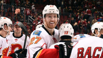 GLENDALE, AZ - DECEMBER 08: Dougie Hamilton