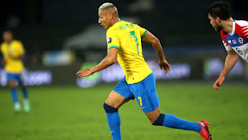 RIO DE JANEIRO, BRAZIL - JULY 02: Richarlison of Brazil competes for the ball with Francisco Sierralta of Chile ,during the Quarterfinal match between Brazil and Chile as part of Conmebol Copa America Brazil 2021 at Estadio Olímpico Nilton Santos on July 2, 2021 in Rio de Janeiro, Brazil. (Photo by MB Media/Getty Images)