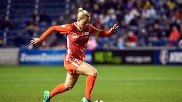 BRIDGEVIEW, IL - MAY 12: Houston Dash forward Kealia Ohai (7) dribbles with the ball against the Chicago Red Stars on May 12, 2018 at Toyota Park in Bridgeview, Illinois. (Photo by Quinn Harris/Icon Sportswire via Getty Images)